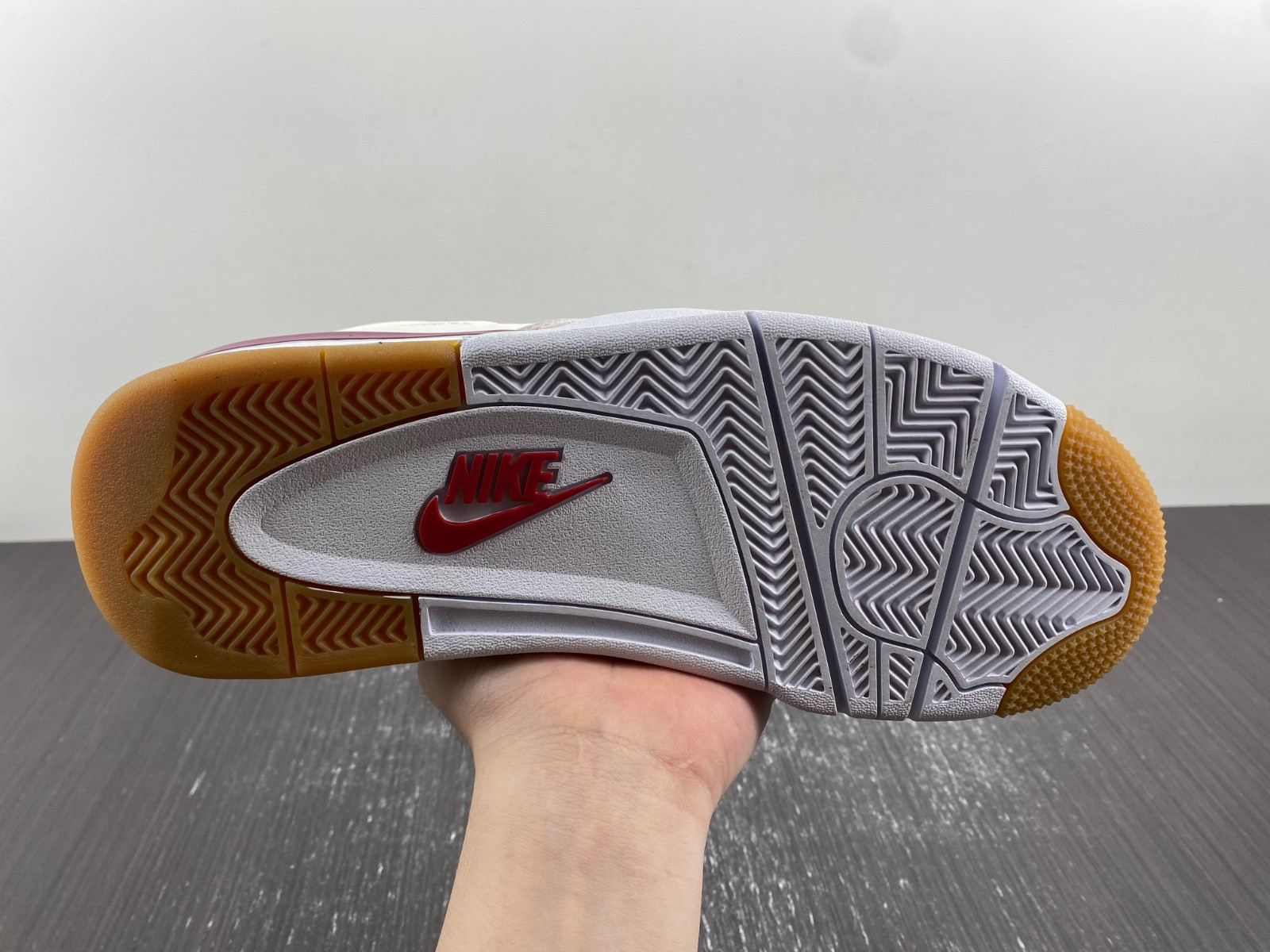 SB x Jordan 4 “Sapphire DR5415-102