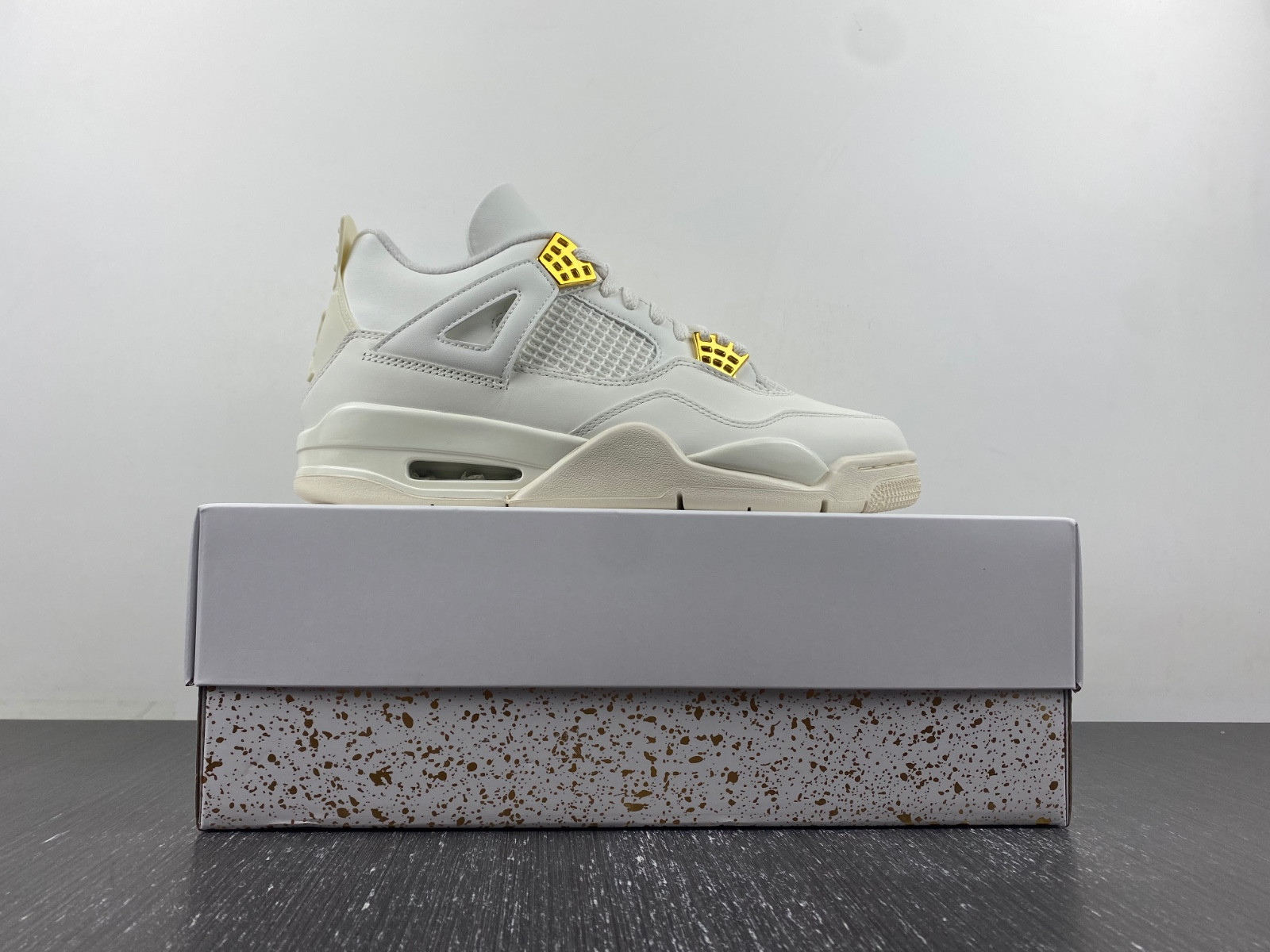 Air Jordan 4 AQ9129-003