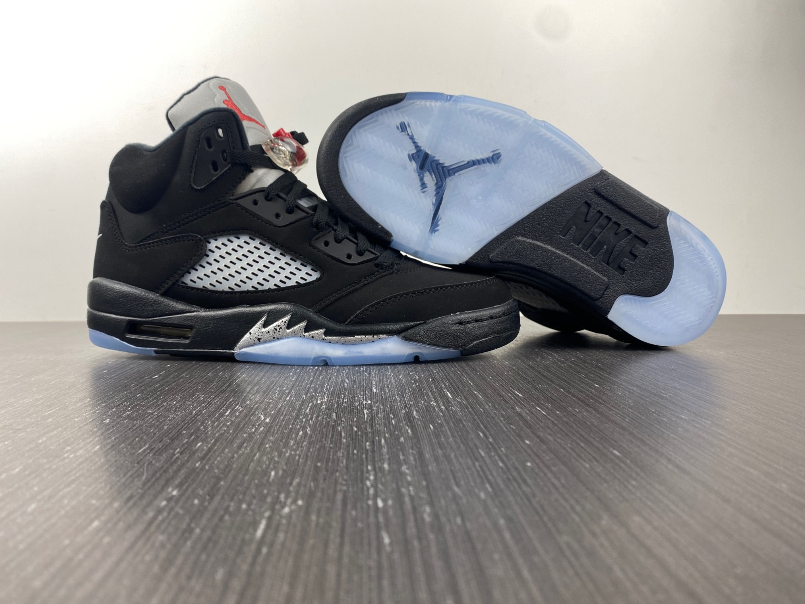Jordan 5 Retro Black Metallic 845035-003