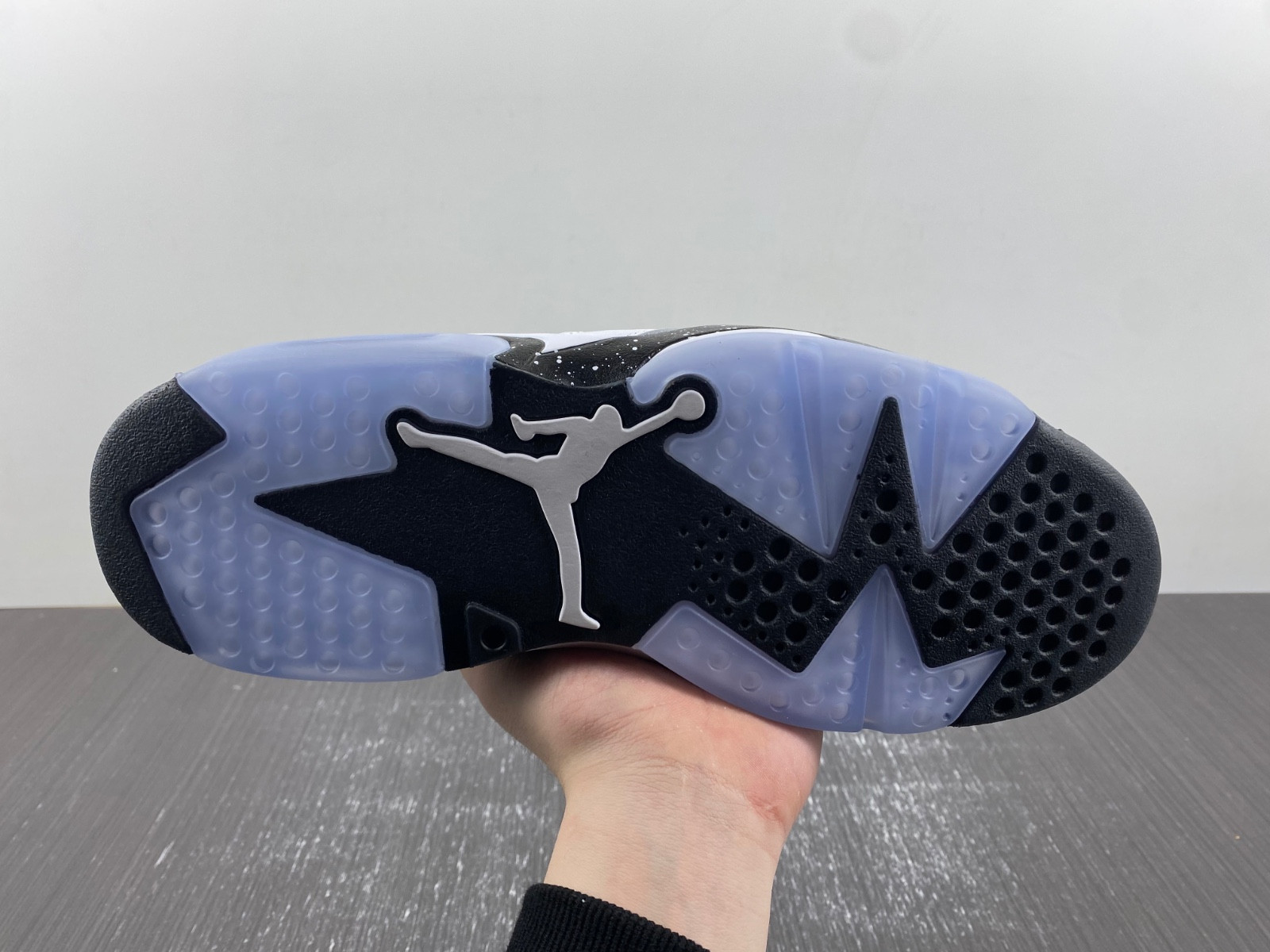 Air Jordan 6 “Reverse Oreo” CT8529-112