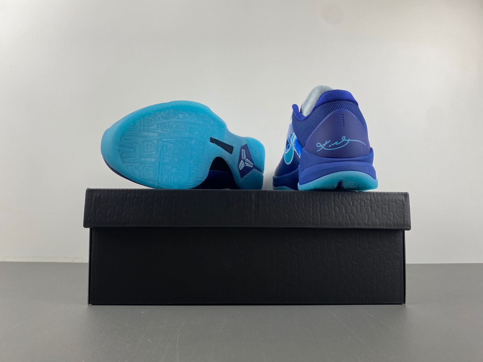 Nike Kobe 5 Protro “X-Ray” HJ4303-400