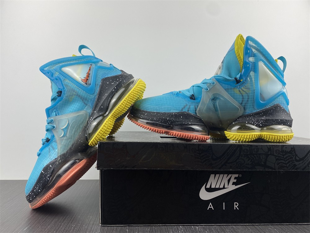 Nike LeBron 19 DC9338-400