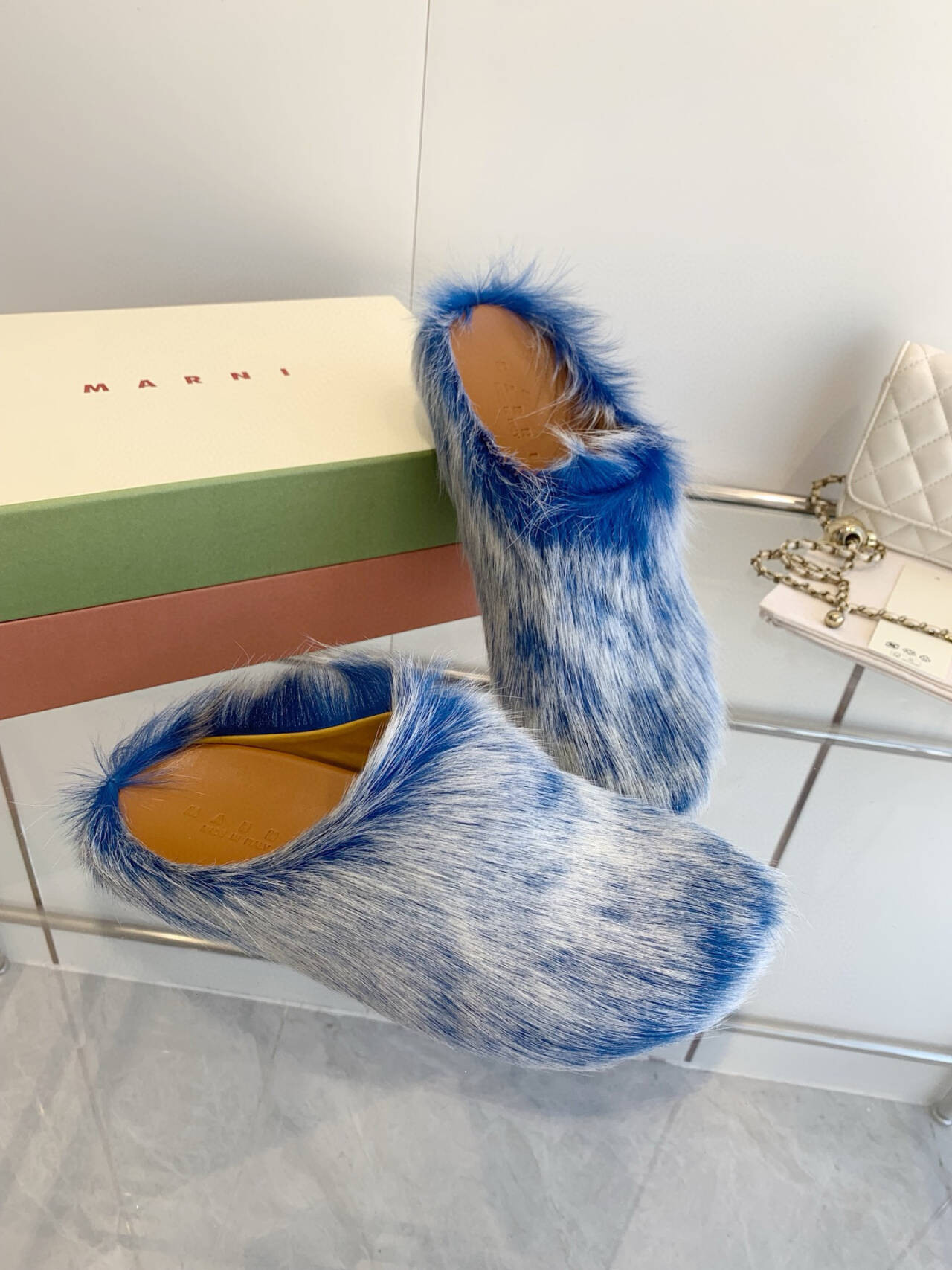 Marn* SLIDES