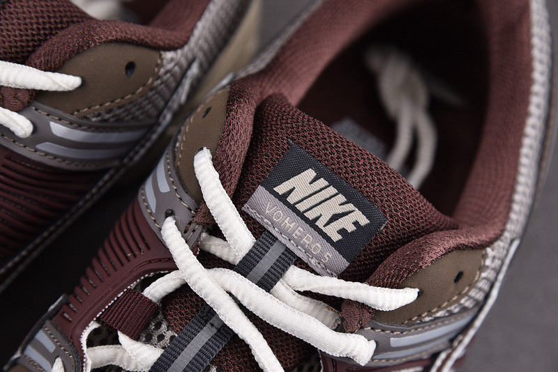 NK Air Zoom Vomero FD9920-022