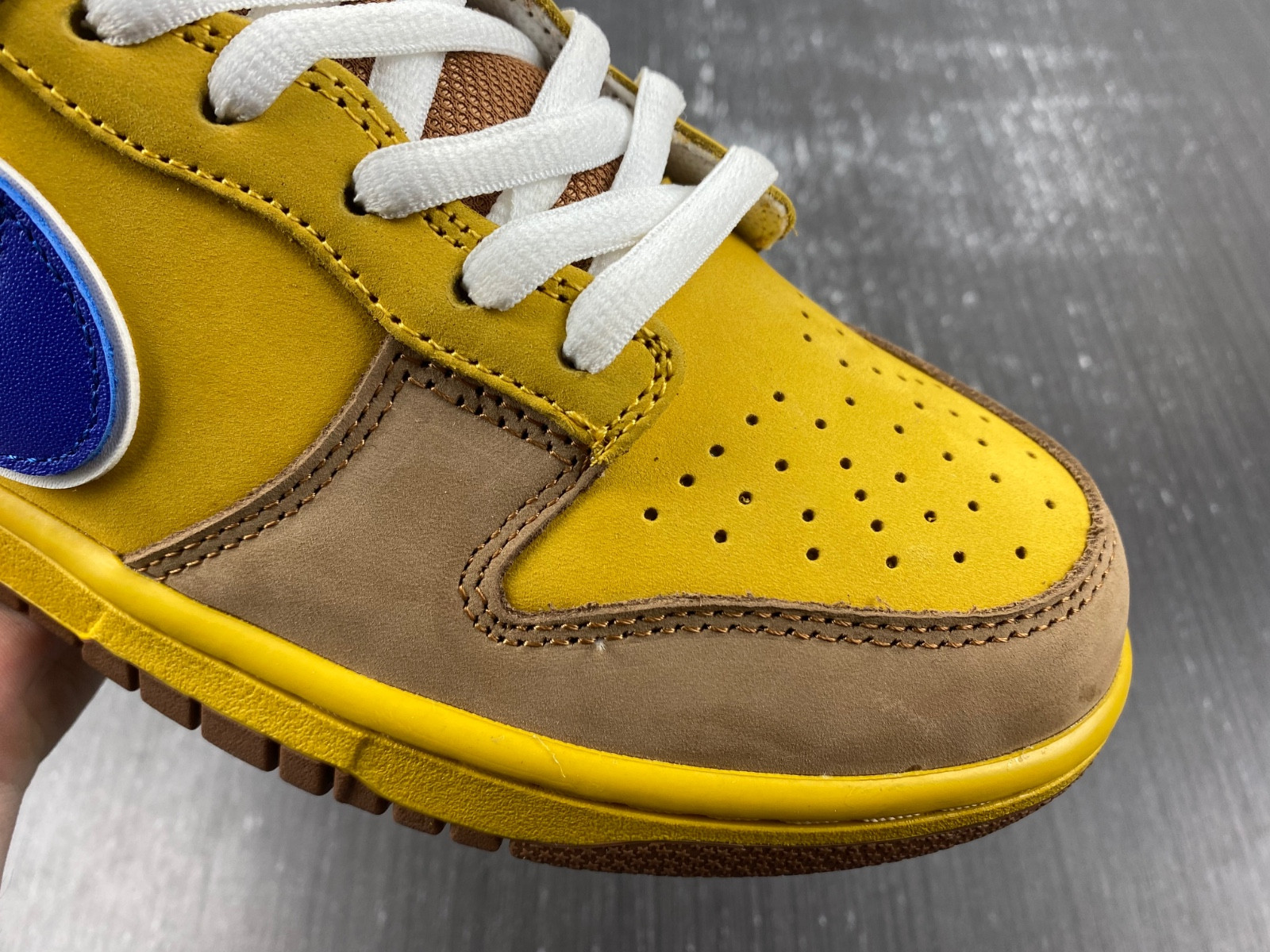 Nike SB Dunk Low Newcastle Brown Ale 313170-741