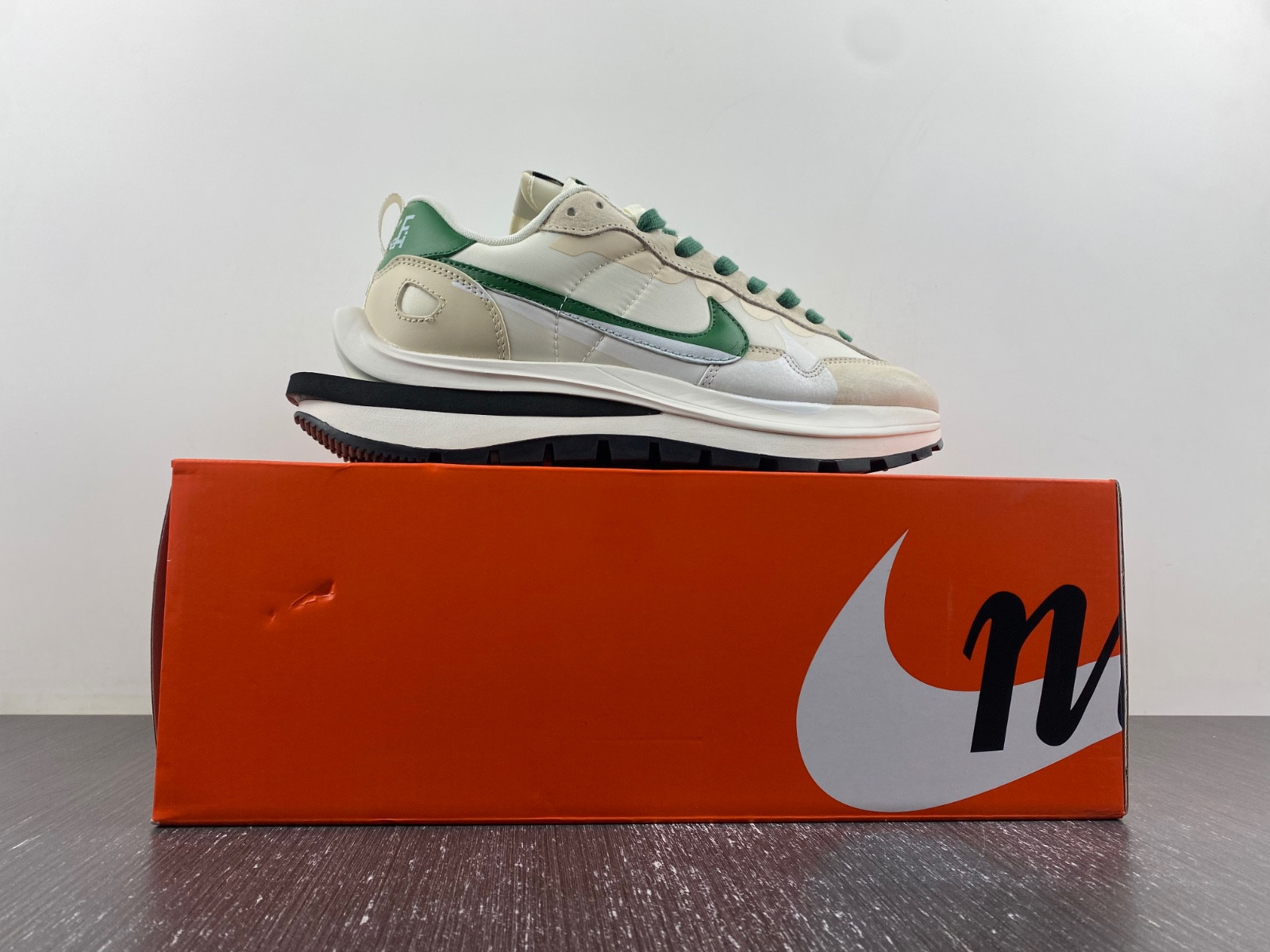 Sacai x Nike DD1875-102