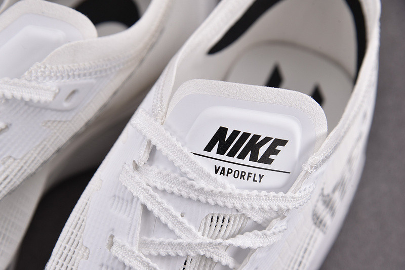 NK ZoomX Vaporfly Next% 2 CU4111-100
