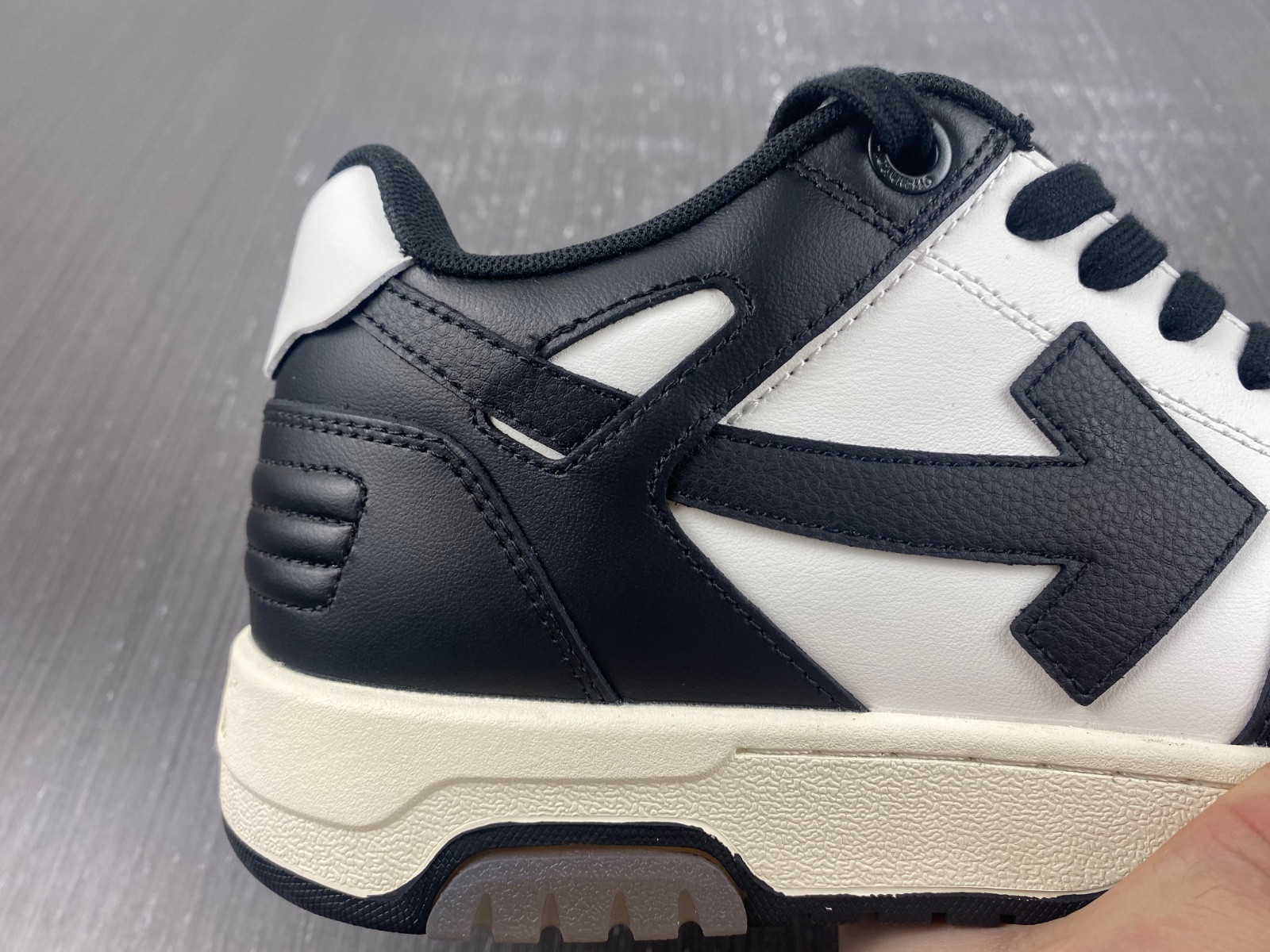 Off White GYM Sneaker
