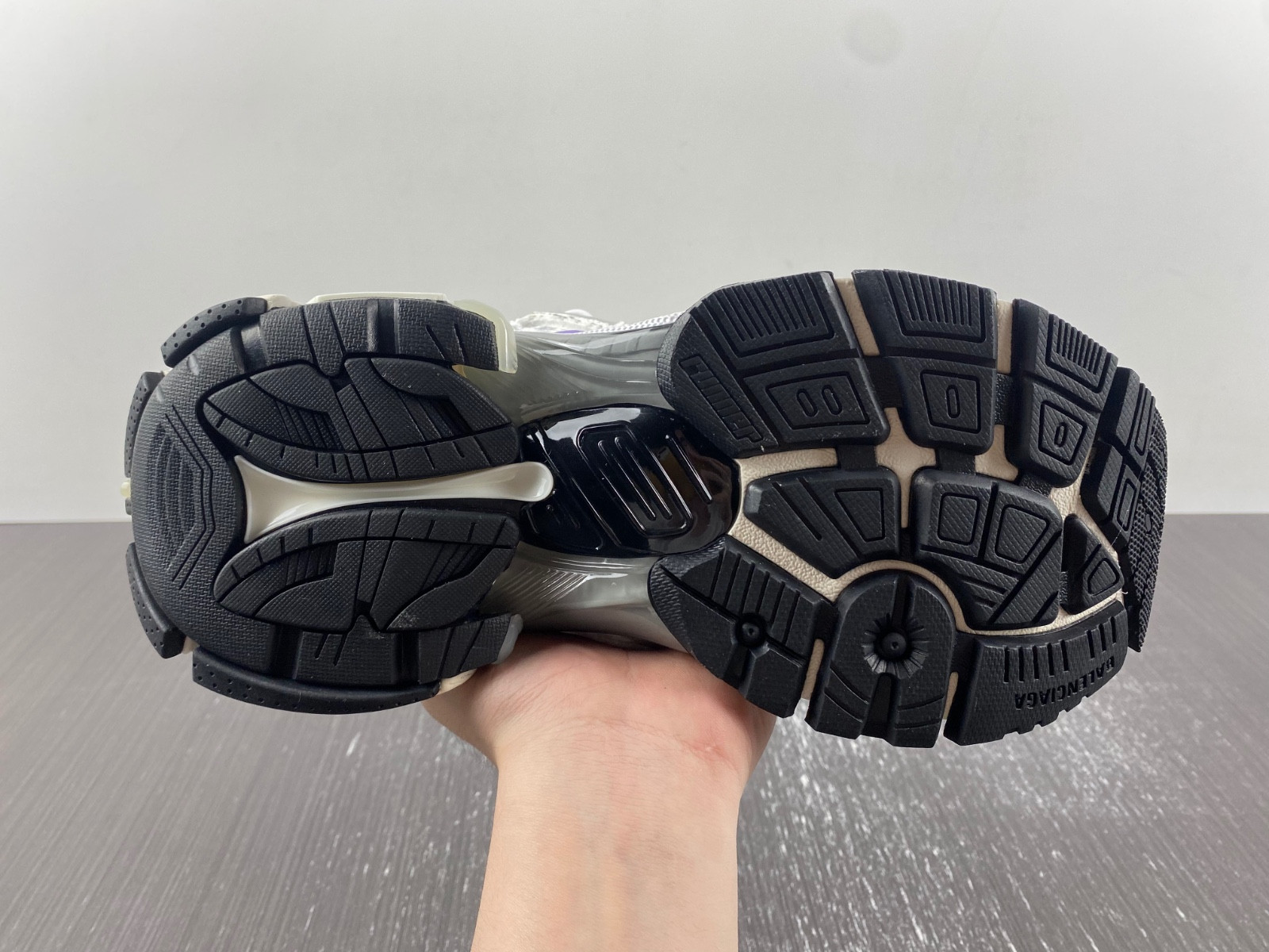 Ba*len*cia*ga runner 677402-w3rb3-5901