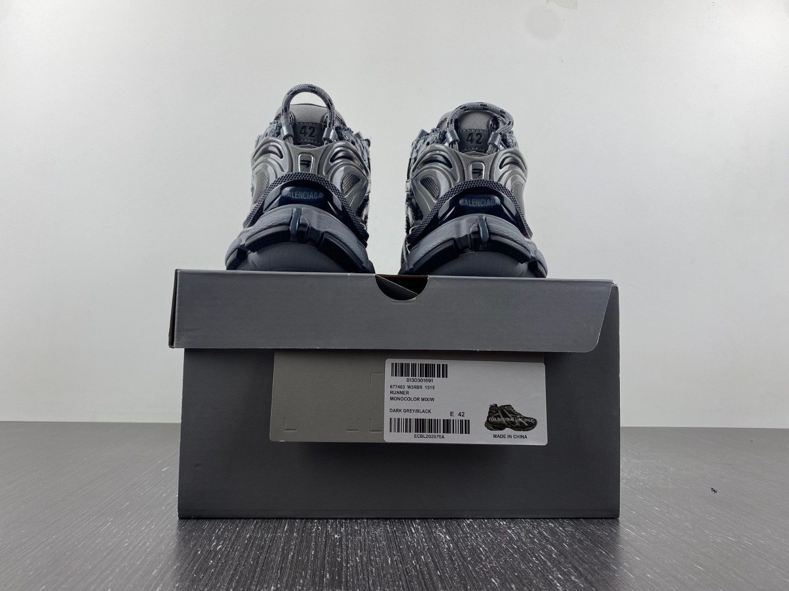 Ba*len*cia*ga runner