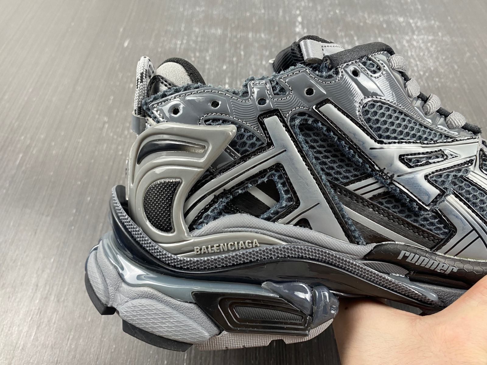 Ba*len*cia*ga runner