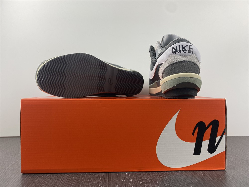 Sacai x Nk Zoom Cortez 4.0 DQ0581-001