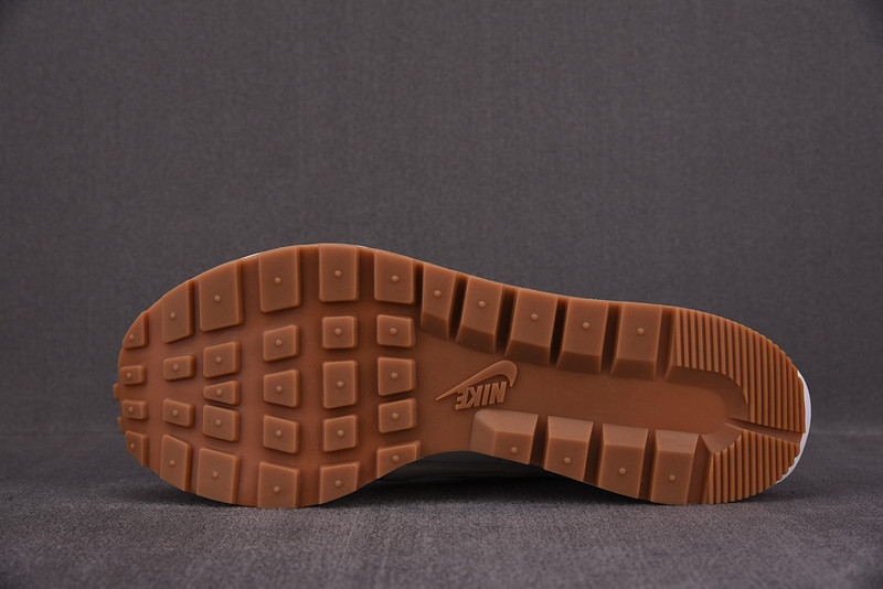 Sacai x Nike VaporWaffle DD1875-100