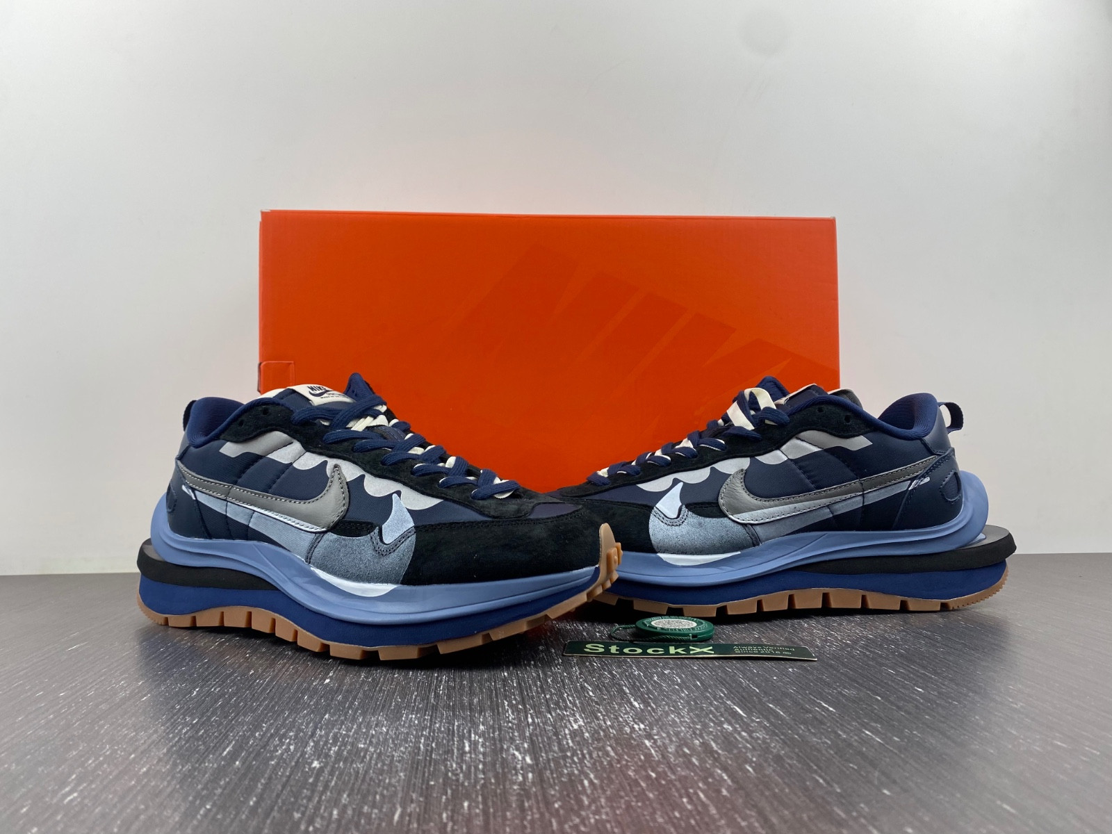Sacai x Nike DD1875-700