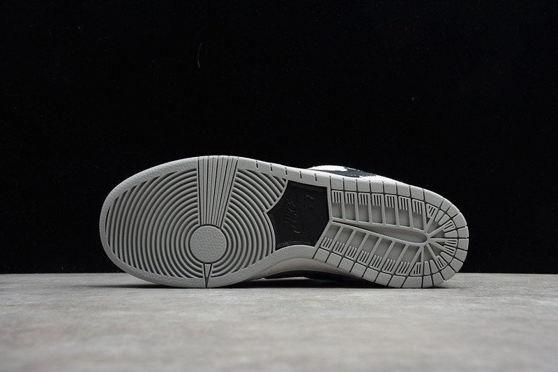 Travis Scott x PlayStation x NK SB Dunk Low BQ6817-101