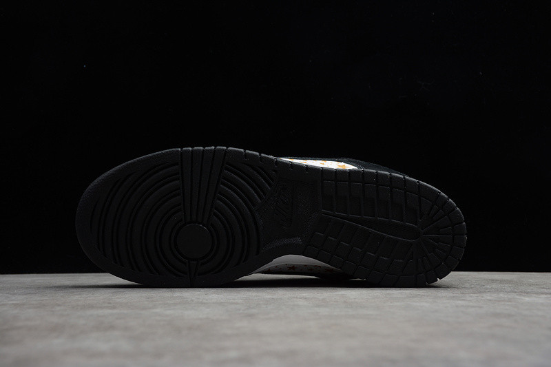 Sup x Nike SB Dunk Low “Stars” DH3228-102