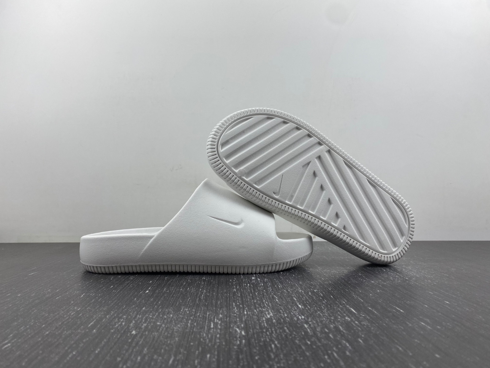 Nike Calm Slides FD4116-100