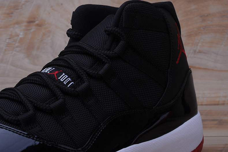 AIR JORDAN 11 RETRO (2012) Bred 378037-010